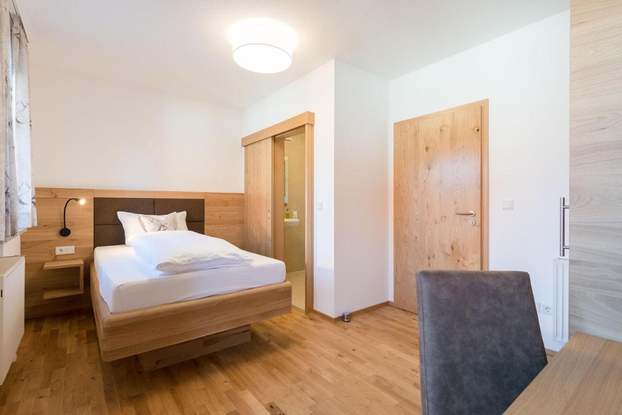 Gasthof-Pension Brauner Hirsch In Alfeld - Mittelfranken Extérieur photo