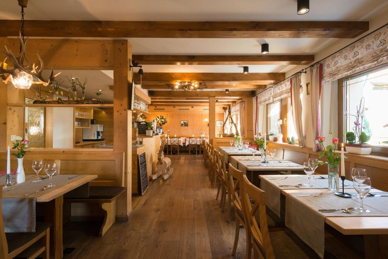 Gasthof-Pension Brauner Hirsch In Alfeld - Mittelfranken Extérieur photo